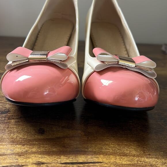 Ephemeral Retro Pin Up Baby Pink & Tan Patent Round Bow Toe Heels - Picture 5 of 12